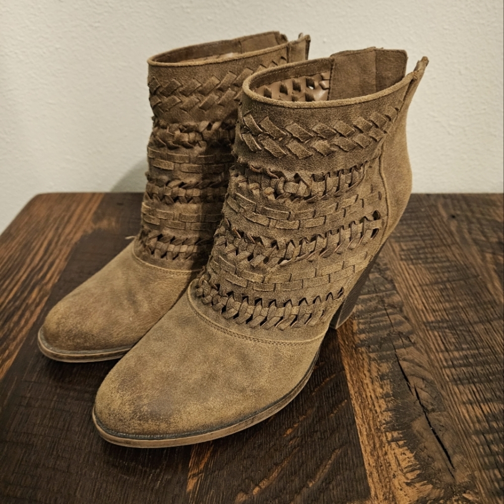 Feralicious Boots
